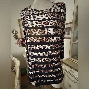 Ruby Rd. Animal Print Top with Black Accents Size M C:4455